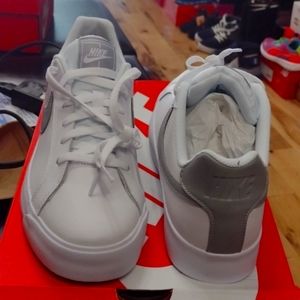 Nike court royale ac